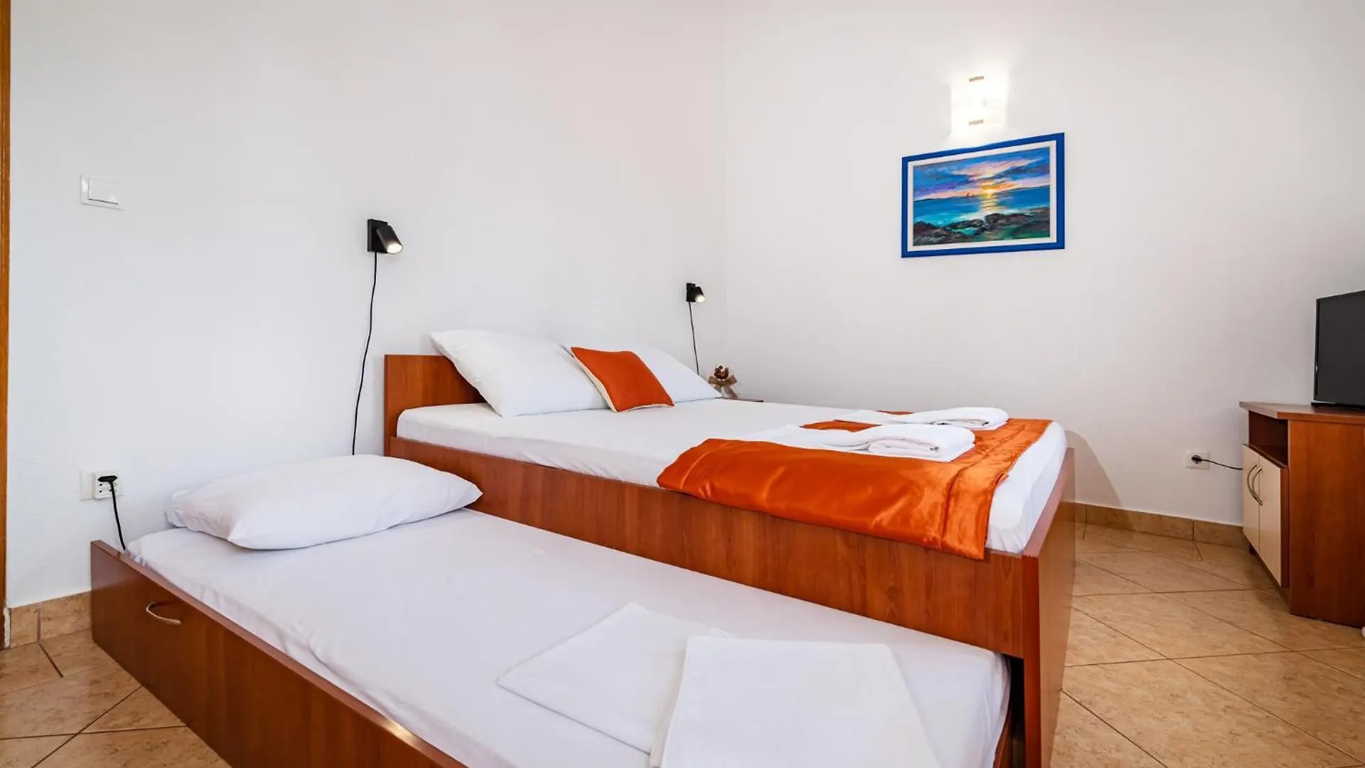 Apartments Prkacin 2 Starigrad Paklenica Kroatien