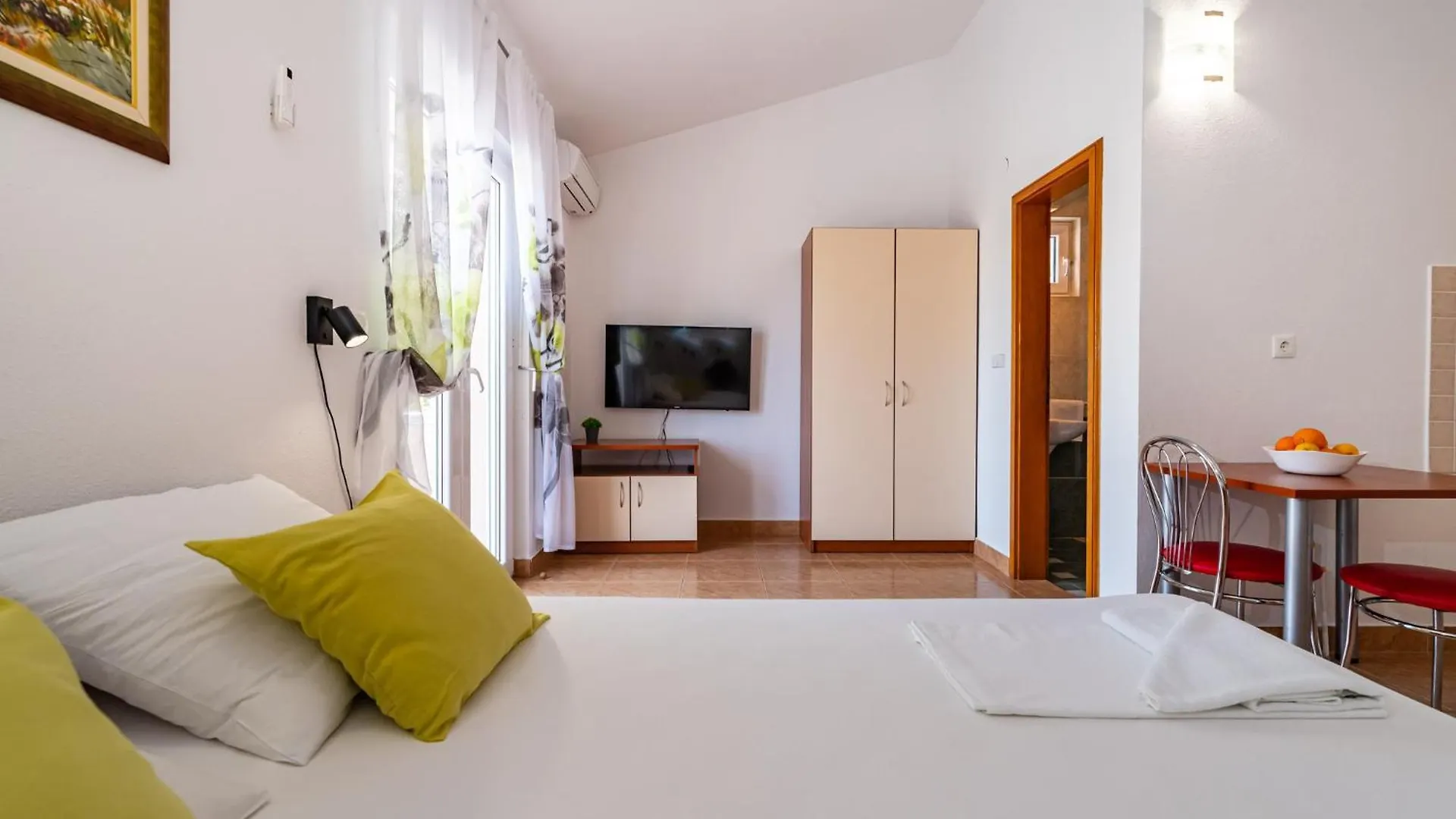 Apartments Prkacin 2 Starigrad Paklenica Kroatien