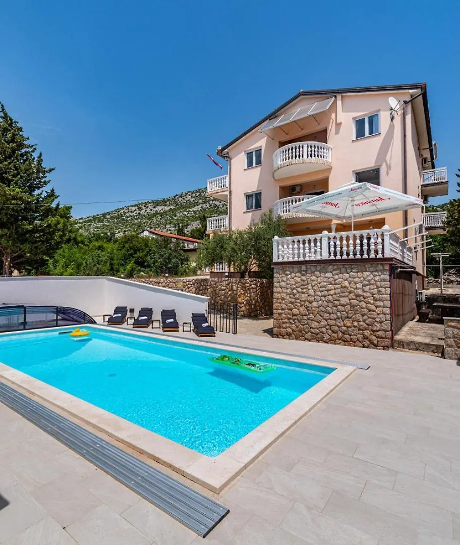 Apartments Prkacin 2 Starigrad Paklenica