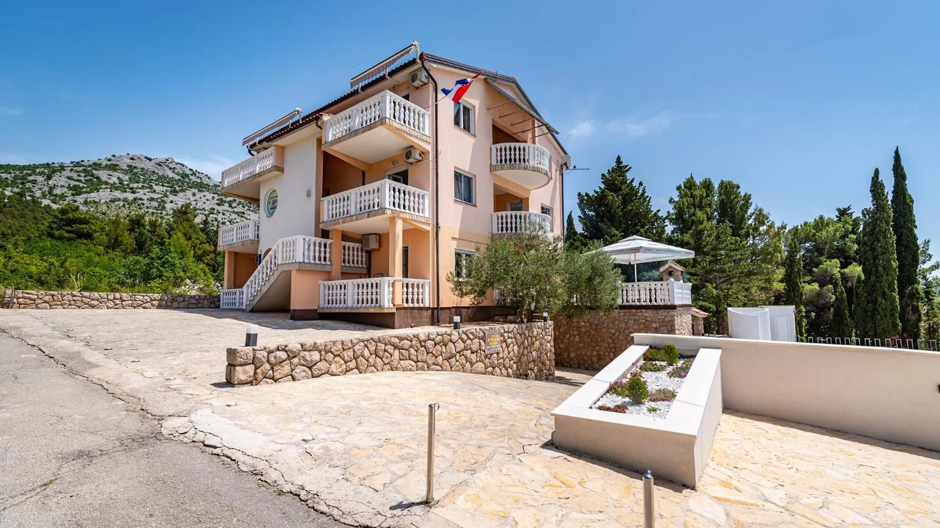 Apartments Prkacin 2 Starigrad Paklenica